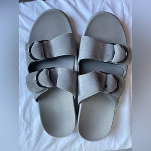 Vionic slide on sandals